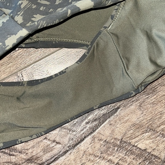 VUORI ONE-PIECE "DUNE" BATHING SUIT SIZE XSMALL NWOT - Picture 7 of 7